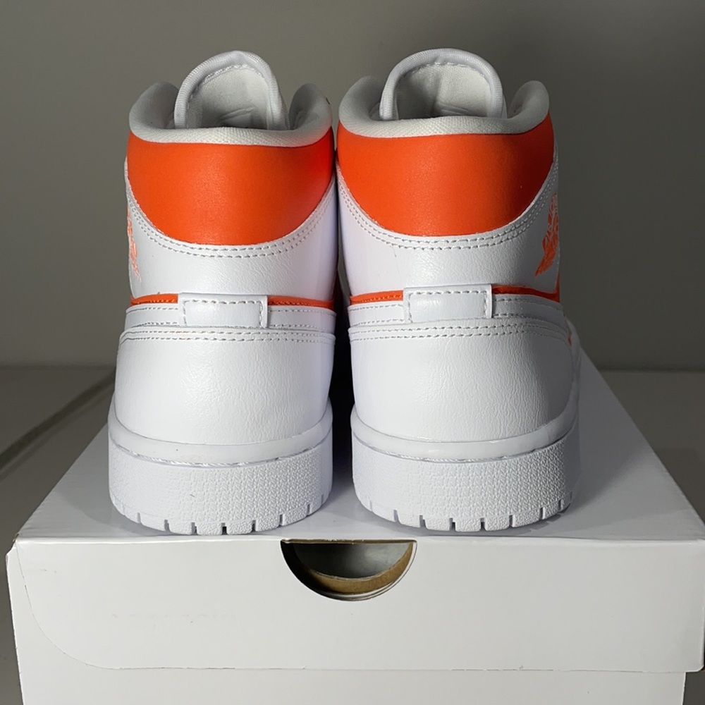 NEW Jordan 1 Mid Citrus Orange - Picture 7 of 9